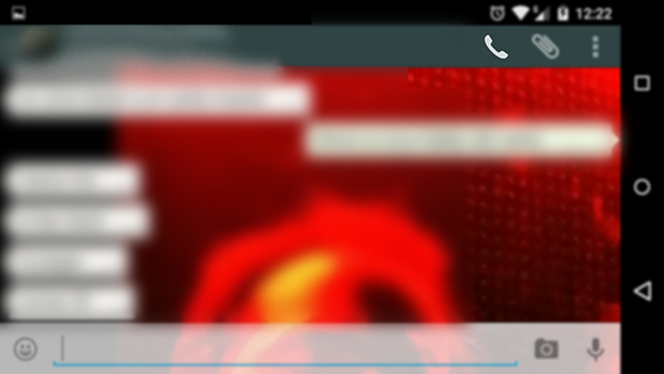 El icono de llamada en un chat de Whatsapp.