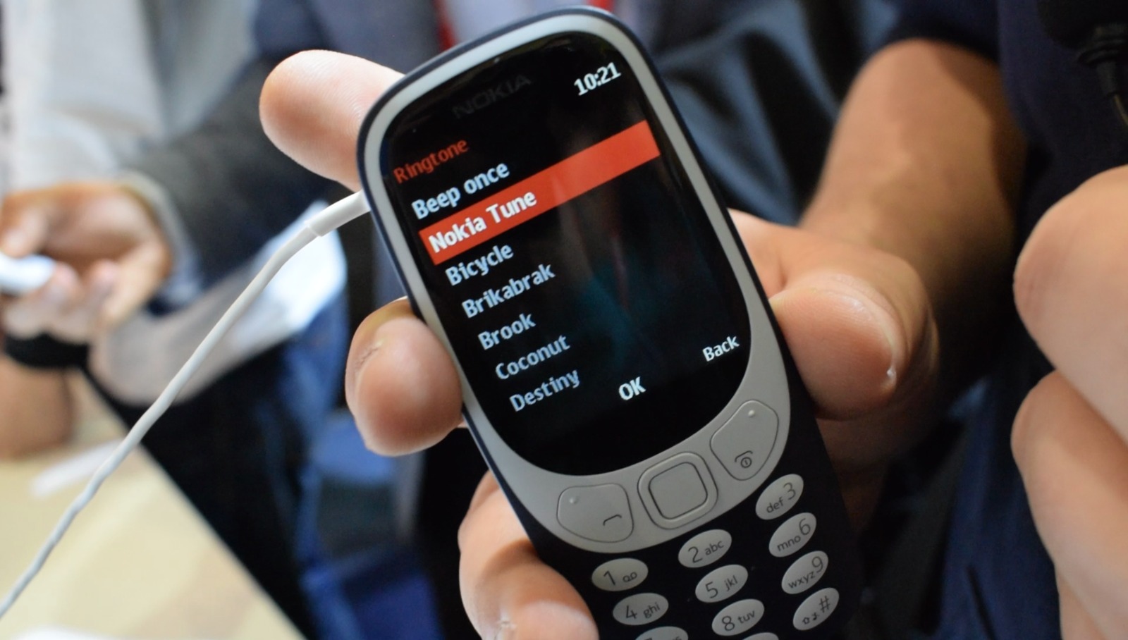 debes comprar el nokia 3310