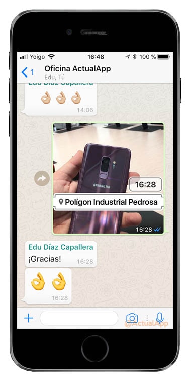 sticker de la hora y ubicación en WhatsApp
